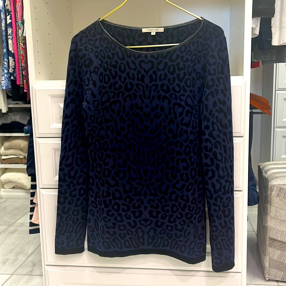 EXCELLENT CONDITION - ANIMAL PRINT TOP